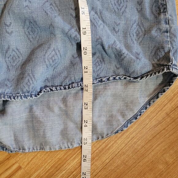 Cloth & Stone Top Shirt Womens Medium Blue Chambray Denim Southwest Aztec Casual - Picture 9 of 14